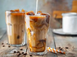 Frappe na kruszonym lodzie