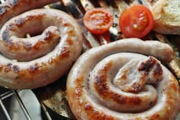 Kiełbasa grillowa z grilla
