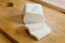 Kostka sera Halloumi