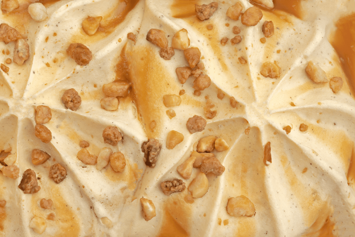 lody waniliowe makadamia z sosem karmelowym