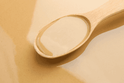 Łyżeczka pasty sezamowej tahini
