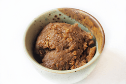 Łyżka pasty miso