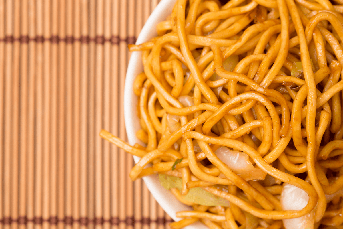 makaron chow mein