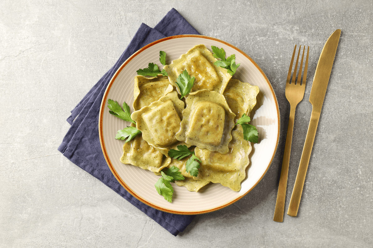 Ravioli z nadzieniem z cukinii i krewetek