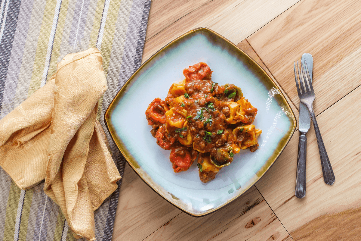 Tortelloni z bolognese
