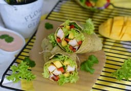 Tortilla z indykiem
i sałatką tabbouleh