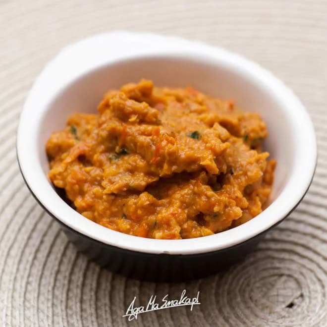 wegańska pasta z papryką