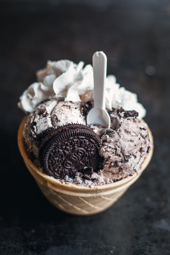wegańskie lody z ciasteczkami